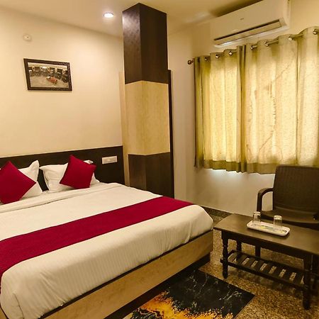 Hotel Rajputana Palace Udajpur Exteriér fotografie